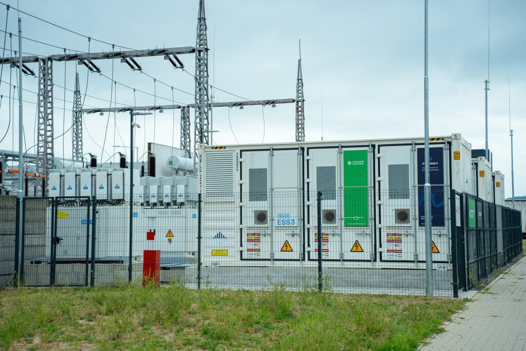 Najväčšie batériové úložisko energie na Slovensku realizované Slovenskými elektrárňami – energetickými službami